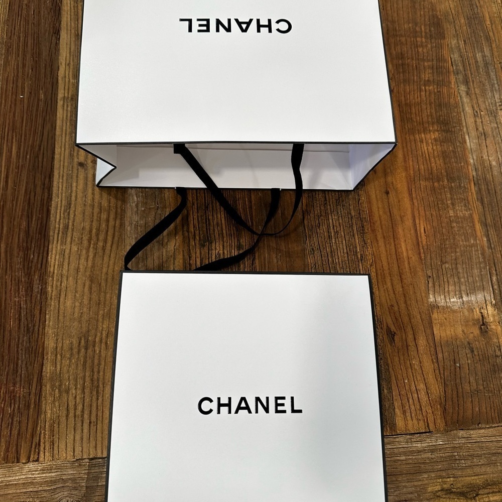 CHANEL Classic White Gift Bag